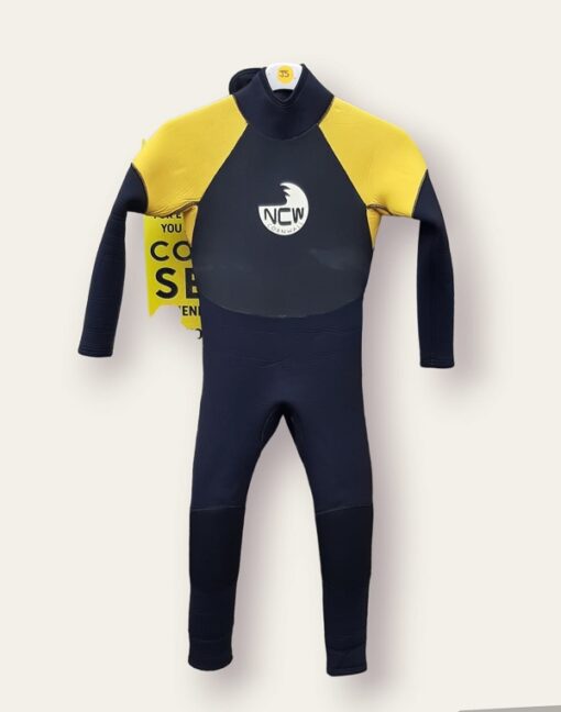 Great condition hardly worn Kids 5mm NCW wetsuit size 2XL - age 7/8 years ish